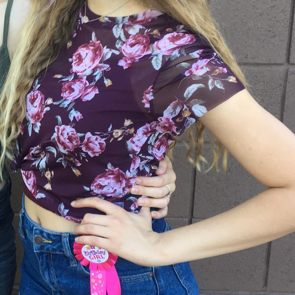 BOGO‼️Size M Mesh Floral Top